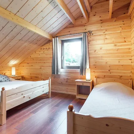 Dom wakacyjny Modern Holiday In Vresse-sur-semois With Kayaking Alle