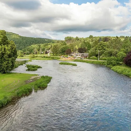 Dom wakacyjny Modern Holiday In Vresse-sur-semois With Kayaking Alle